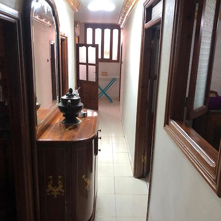 شقة توجد وسط مدينة طنجة و تتوفر على كامل التجهيزات الضرورية خاصةبالعائلات Екстериор снимка
